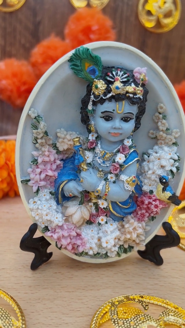 Amazon.com: Alikiki Oval-Shape Krishna Wall Hanging - 4.6”H Hindu